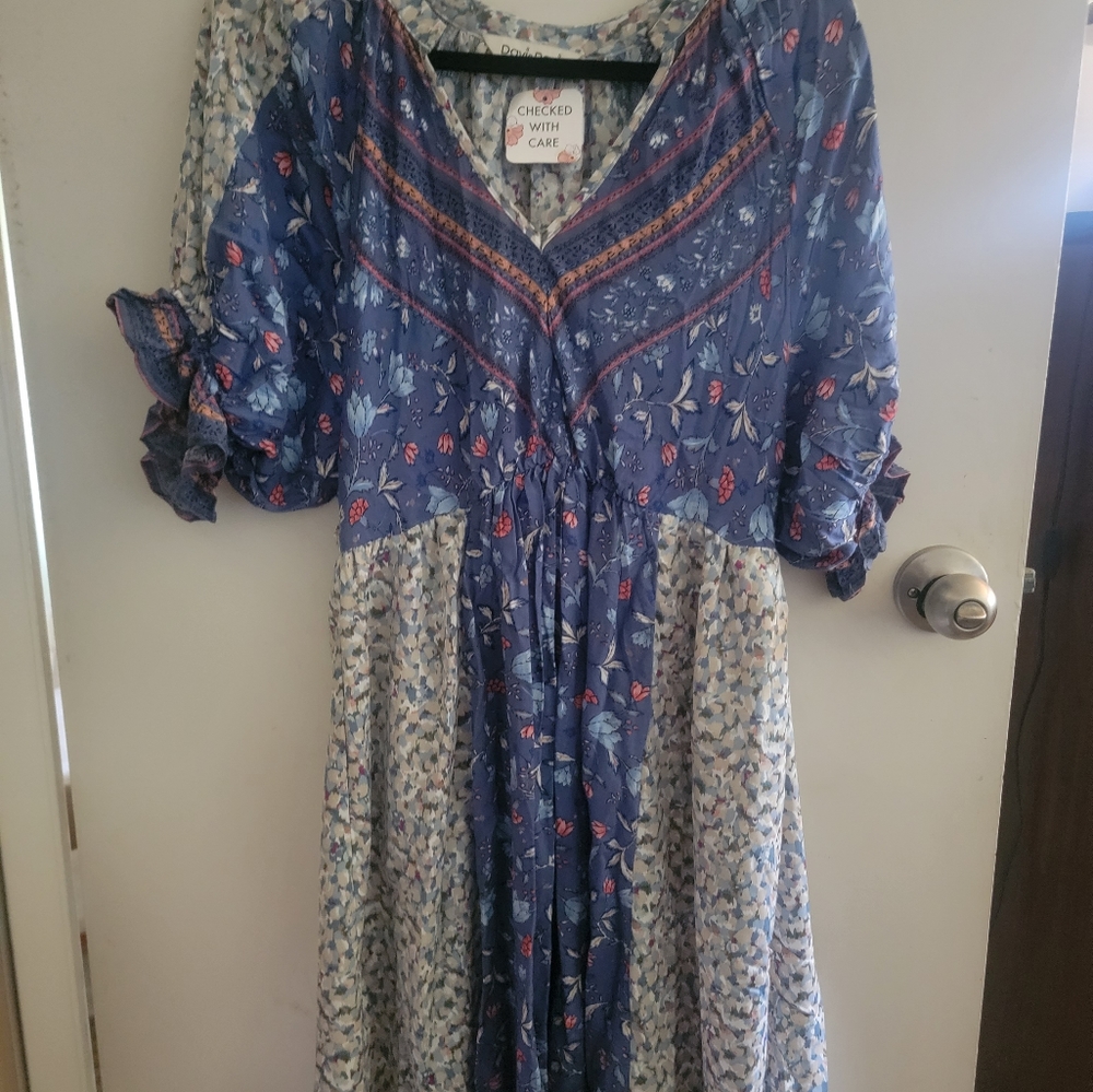 Dress - Picture 3 of 4